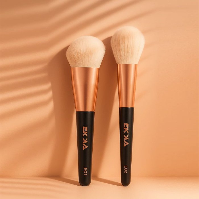 კრემოვანი ბლაშის ფუნჯი   E02 ბრონზერის ფუნჯი